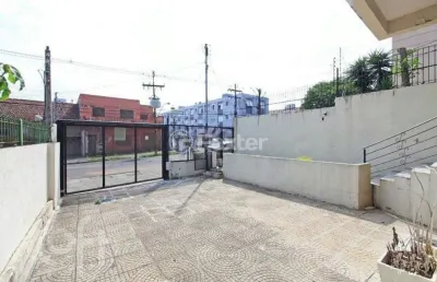 Casa com 3 quartos à venda na rua professor carvalho freitas, 535, teresópolis, porto alegre, 150 m2 por r$ 798.500