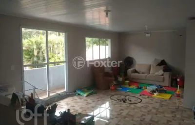 Casa com 2 quartos à venda na avenida orleaes, 840, guarujá, porto alegre, 120 m2 por r$ 400.000