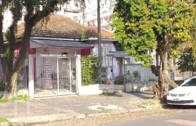Casa com 2 quartos à venda na rua chile, 729, jardim botânico, porto alegre, 440 m2 por r$ 800.000