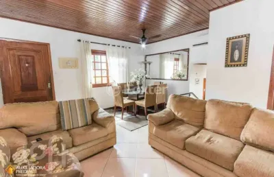 Casa com 2 quartos à venda na rua professor ivo corseuil, 496, petrópolis, porto alegre, 130 m2 por r$ 1.449.000