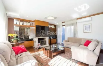 Casa com 3 quartos à venda na avenida pereira passos, 375, vila assunção, porto alegre, 221 m2 por r$ 1.650.000