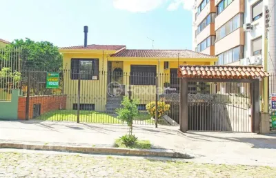 Casa com 3 quartos à venda na rua congo, 320, vila ipiranga, porto alegre, 292 m2 por r$ 899.000