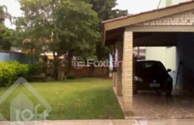 Casa com 2 quartos à venda na avenida guarujá, 155, guarujá, porto alegre, 160 m2 por r$ 405.000
