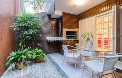 Casa em condomínio fechado com 4 quartos à venda na rua professor doutor milton guerreiro, 270, santa tereza, porto alegre, 340 m2 por r$ 1.600.000