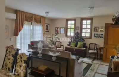 Casa com 3 quartos à venda na avenida valado, 368, vila joão pessoa, porto alegre, 266 m2 por r$ 640.000