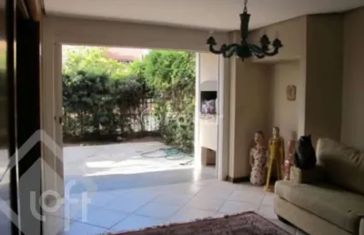 Casa em condomínio fechado com 3 quartos à venda na rua engenheiro ildefonso simões lopes, 114, três figueiras, porto alegre, 222 m2 por r$ 1.383.000