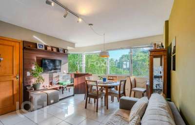 Apartamento com 2 quartos à venda na avenida benno mentz, 1120, vila ipiranga, porto alegre, 74 m2 por r$ 420.000