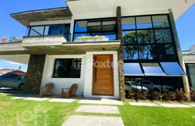 Casa em condomínio fechado com 3 quartos à venda na rua do gramal, 1491, campeche, florianópolis, 275 m2 por r$ 3.900.000