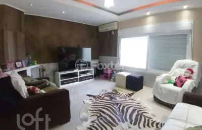 Casa com 3 quartos à venda na rua sepé tiaraju, 1352, medianeira, porto alegre, 171 m2 por r$ 904.000