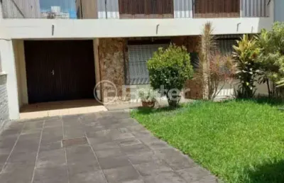 Casa com 3 quartos à venda na rua chile, 643, jardim botânico, porto alegre, 250 m2 por r$ 1.200.000