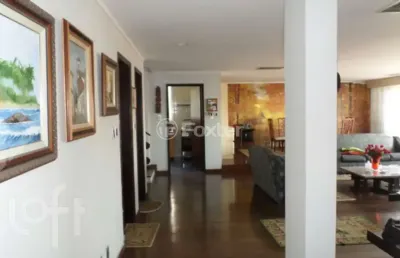 Casa com 4 quartos à venda na rua caeté, 1047, vila assunção, porto alegre, 323 m2 por r$ 1.800.000