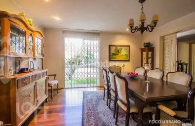 Casa com 7 quartos à venda na alameda eduardo guimarães, 130, três figueiras, porto alegre, 609 m2 por r$ 8.900.000