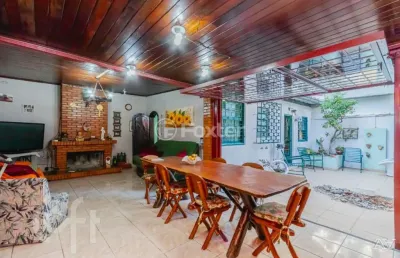 Casa com 6 quartos à venda na rua carlos von koseritz, 666, são joão, porto alegre, 242 m2 por r$ 1.500.000