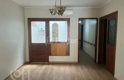 Casa com 3 quartos à venda na rua doutor álvaro sérgio masera, 50, medianeira, porto alegre, 148 m2 por r$ 700.000