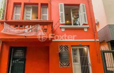 Casa com 4 quartos à venda na rua felipe camarão, 66, rio branco, porto alegre, 125 m2 por r$ 940.500