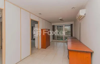 Sala comercial com 1 sala à venda na rua sarmento leite, 246, centro histórico, porto alegre, 43 m2 por r$ 75.000