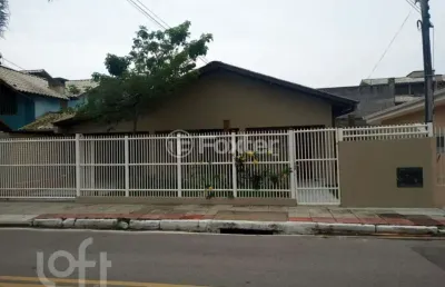Casa com 4 quartos à venda na rua acary margarida, 124, canasvieiras, florianópolis, 204 m2 por r$ 1.380.000