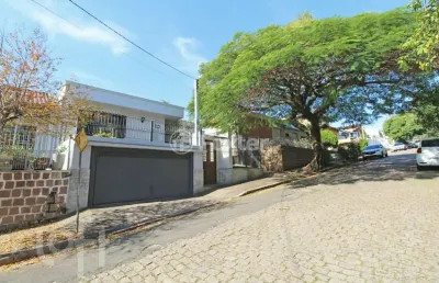 Casa com 3 quartos à venda na rua gustavo schmidt, 615, três figueiras, porto alegre, 309 m2 por r$ 1.400.000