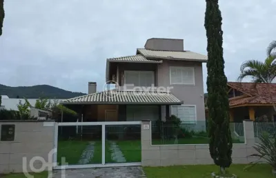 Casa com 4 quartos à venda na rua doutor luiz carlos souza, 141, pântano do sul, florianópolis, 154 m2 por r$ 1.600.000