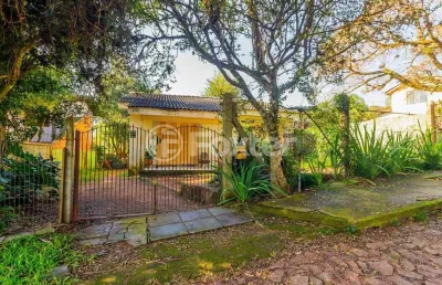 Casa com 4 quartos à venda na rua hygino russi lima, 290, ponta grossa, porto alegre, 150 m2 por r$ 220.000