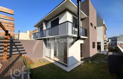 Casa com 3 quartos à venda na rodovia doutor antônio luiz moura gonzaga, 3156, rio tavares, florianópolis, 180 m2 por r$ 1.990.000