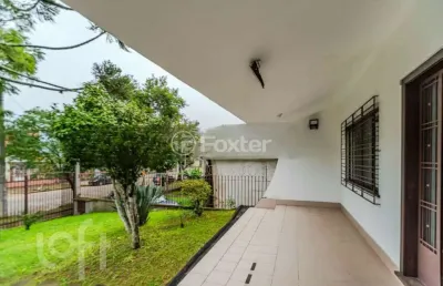 Casa com 3 quartos à venda na rua nunes, 302, medianeira, porto alegre, 401 m2 por r$ 950.000
