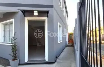 Casa com 3 quartos à venda na rua doutor gregório beheregaray filho, 634, passo das pedras, porto alegre, 90 m2 por r$ 370.000