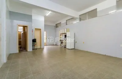 Casa com 3 quartos à venda na rua alberto silva, 775, vila ipiranga, porto alegre, 450 m2 por r$ 1.140.000