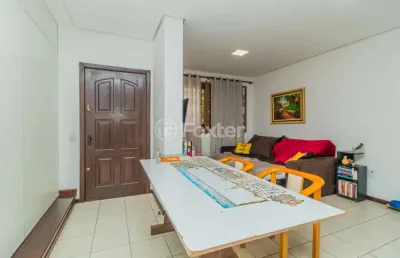 Casa com 3 quartos à venda na rua ari peixoto martins, 64, espírito santo, porto alegre, 151 m2 por r$ 745.000