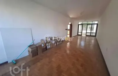 Casa com 3 quartos à venda na rua doutor alberto albertini, 301, são sebastião, porto alegre, 360 m2 por r$ 680.000