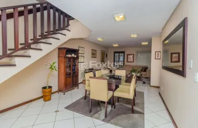 Casa com 3 quartos à venda na rua doutor raul moreira, 115, cristal, porto alegre, 191 m2 por r$ 880.000