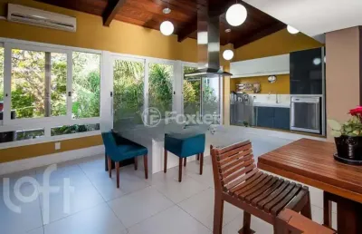 Casa com 4 quartos à venda na rua joão caetano, 300, três figueiras, porto alegre, 450 m2 por r$ 2.290.000