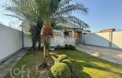 Casa com 4 quartos à venda na rua santa cruz, 1472, niterói, canoas, 232 m2 por r$ 980.000