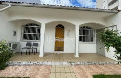 Casa com 3 quartos à venda na rua santo antônio, 745, barreiros, são josé, 182 m2 por r$ 850.000