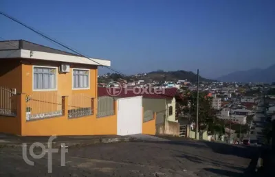 Casa com 2 quartos à venda na rua joaquim luiz, 682, forquilhinhas, são josé, 160 m2 por r$ 700.000