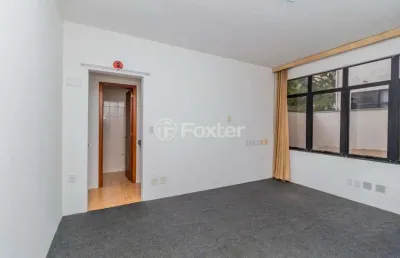 Sala comercial com 1 sala à venda na rua césar lombroso, 49, rio branco, porto alegre, 43 m2 por r$ 250.000