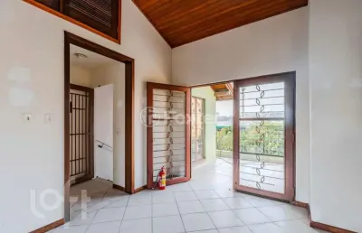 Casa com 6 quartos à venda na rua inhanduí, 193, cristal, porto alegre, 279 m2 por r$ 1.250.000