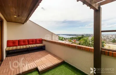Casa em condomínio fechado com 3 quartos à venda na rua silveiro, 1007, menino deus, porto alegre, 324 m2 por r$ 2.100.000
