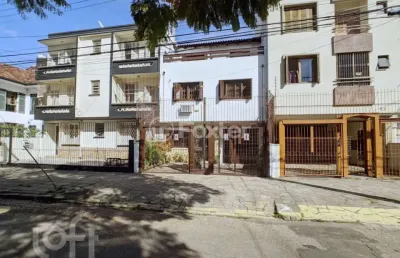 Casa com 4 quartos à venda na rua giordano bruno, 69, rio branco, porto alegre, 201 m2 por r$ 1.800.000