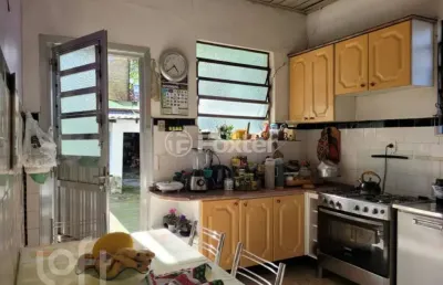Casa com 2 quartos à venda na rua engenheiro walter boehl, 635, vila ipiranga, porto alegre, 330 m2 por r$ 649.000