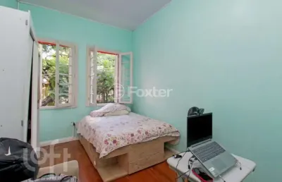 Casa com 4 quartos à venda na rua felipe camarão, 66, rio branco, porto alegre, 125 m2 por r$ 1.060.000