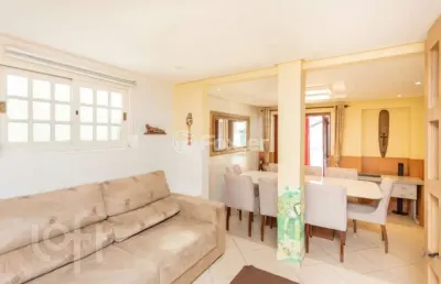 Casa com 3 quartos à venda na avenida benno mentz, 884, vila ipiranga, porto alegre, 388 m2 por r$ 1.166.000