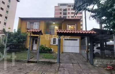 Casa com 4 quartos à venda na rua das caravelas, 46, vila ipiranga, porto alegre, 340 m2 por r$ 1.567.500
