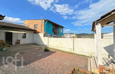 Casa com 2 quartos à venda na rua padre joão batista reus, 3220, camaquã, porto alegre, 120 m2 por r$ 449.000