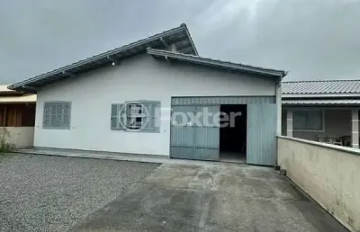 Casa com 3 quartos à venda na rua andira, 1, enseada de brito, palhoça, 140 m2 por r$ 798.000
