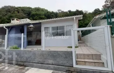 Casa com 3 quartos à venda na rua deputado olice caldas, 262, ingleses do rio vermelho, florianópolis, 100 m2 por r$ 950.000