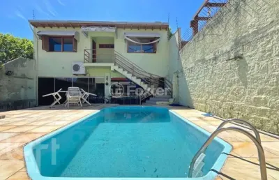 Casa com 4 quartos à venda na rua são sebastião do cai, 50, camaquã, porto alegre, 235 m2 por r$ 749.000