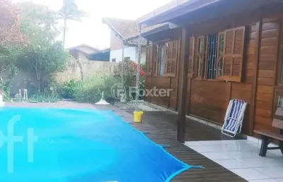 Casa com 3 quartos à venda na rua josé elias lopes, 467, campeche, florianópolis, 112 m2 por r$ 1.276.600
