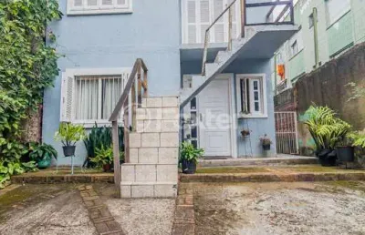 Casa com 3 quartos à venda na rua barão de tramandaí, 254, passo da areia, porto alegre, 200 m2 por r$ 550.000