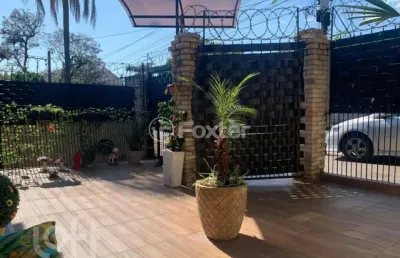 Casa com 4 quartos à venda na rua dom joão vi, 84, medianeira, porto alegre, 264 m2 por r$ 800.000